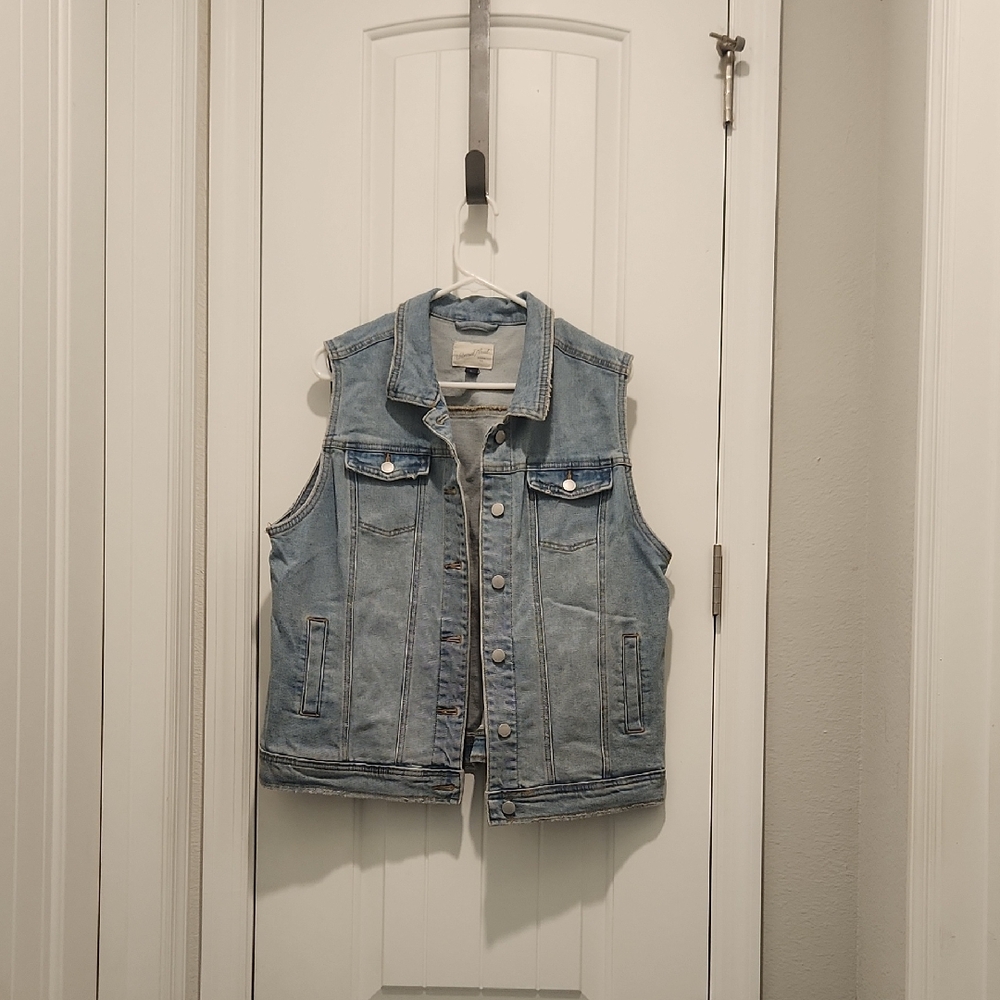 Universal Thread Light Blue Denim Vest